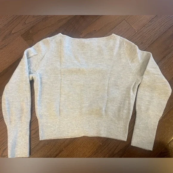 J Crew cashmere grey cardigan sweater. Size Small. Featherweight cashmere v neck - Picture 5 of 5